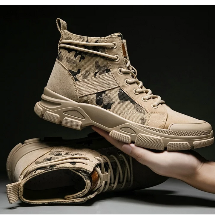 Herren Boots mit Camouflage-Einsätzen und rutschfester Laufsohle