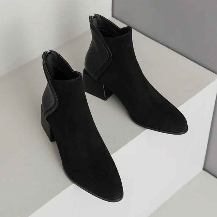 Stylische Ankle Boots mit Cutouts und niedrigem Absatz