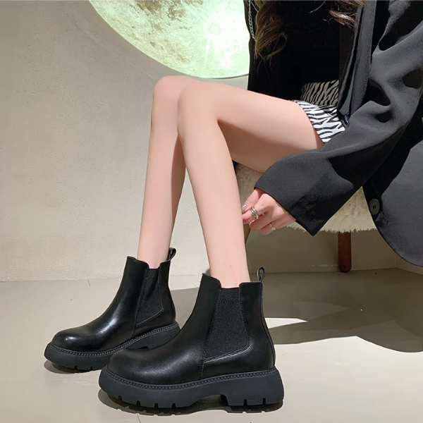 Damen  Boots aus Leder mit rutschfester Sohle