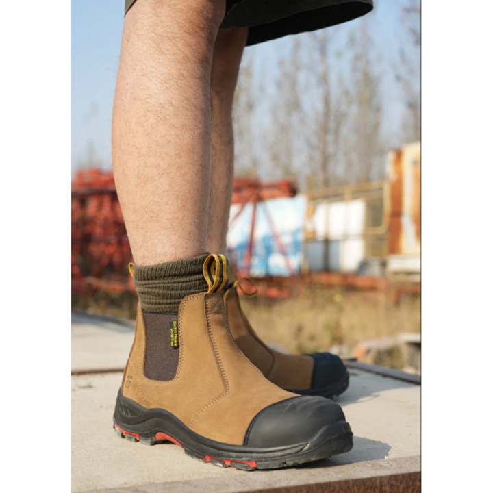 Herren Boots mit verstärkter Zehenkappe und elastischen Einsätzen