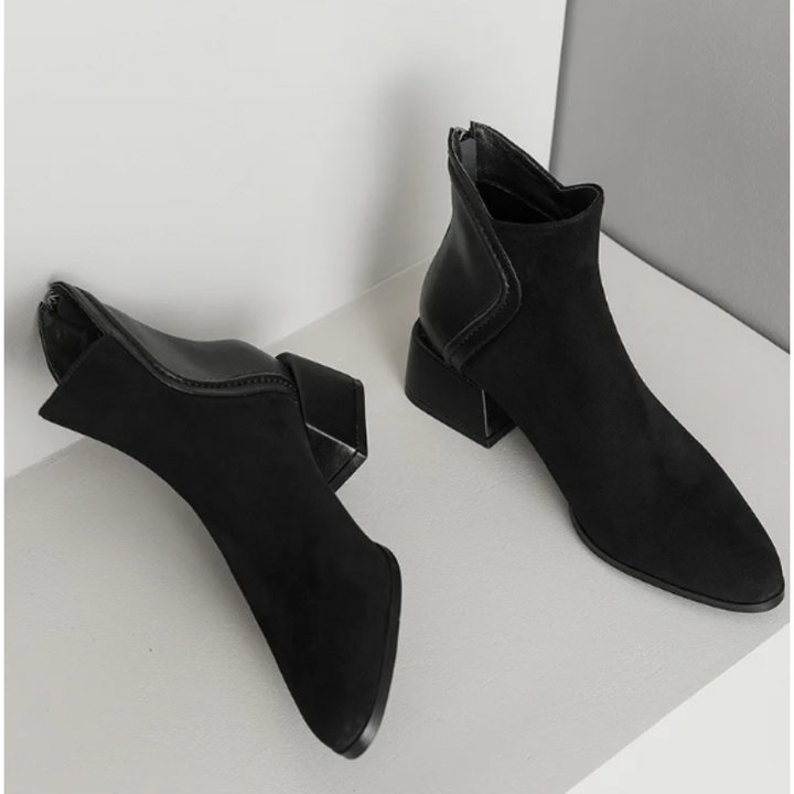 Stylische Ankle Boots mit Cutouts und niedrigem Absatz