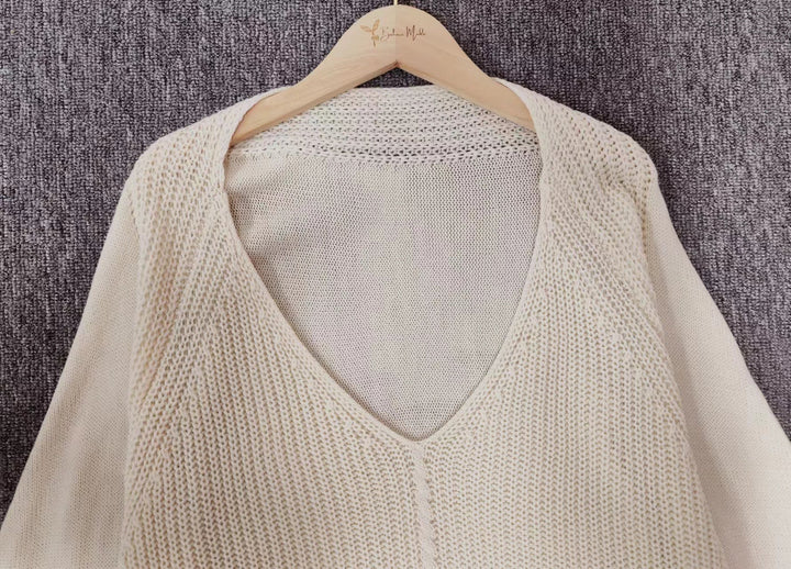 Eleganter weißer einfarbiger Pullover