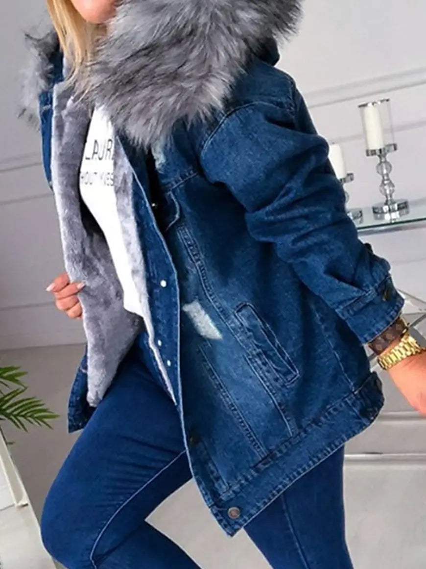 Winterzauber: Jeansjacke mit Pelz