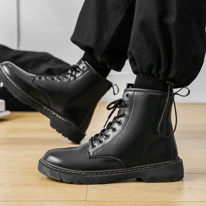 Herren Boots mit dicker Sohle und klassischer Schnürung