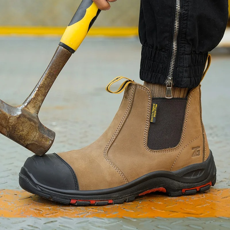 Herren Boots mit verstärkter Zehenkappe und elastischen Einsätzen