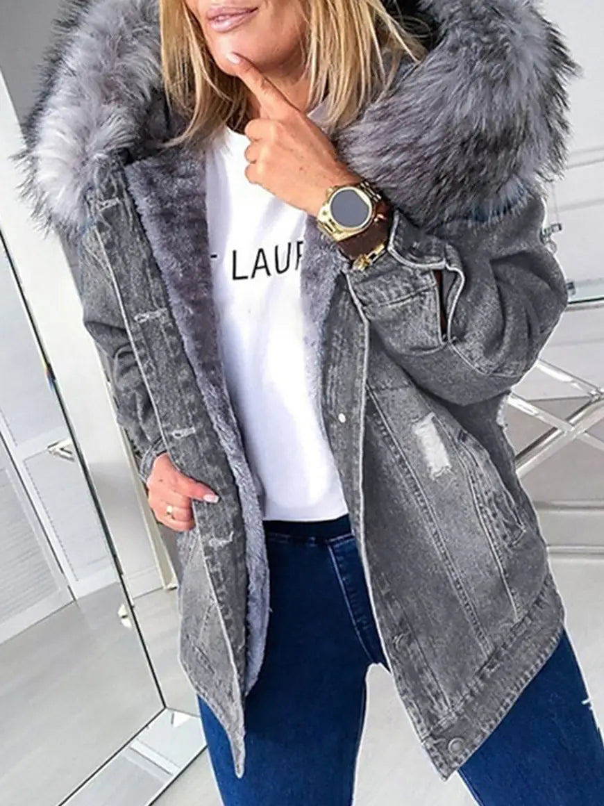 Winterzauber: Jeansjacke mit Pelz