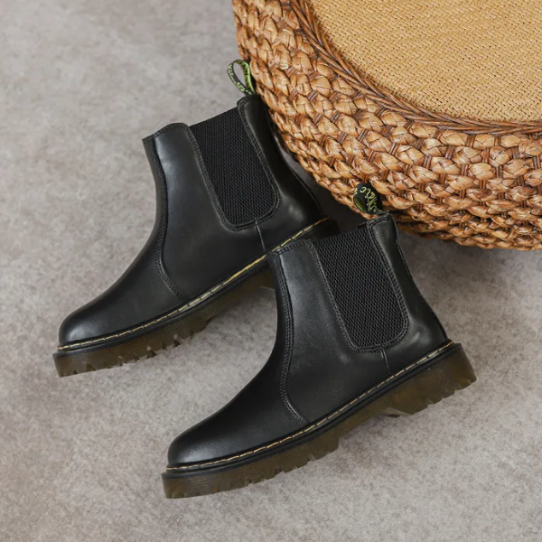 Damen Boots mit klassischem Stil und elastischen Seiten