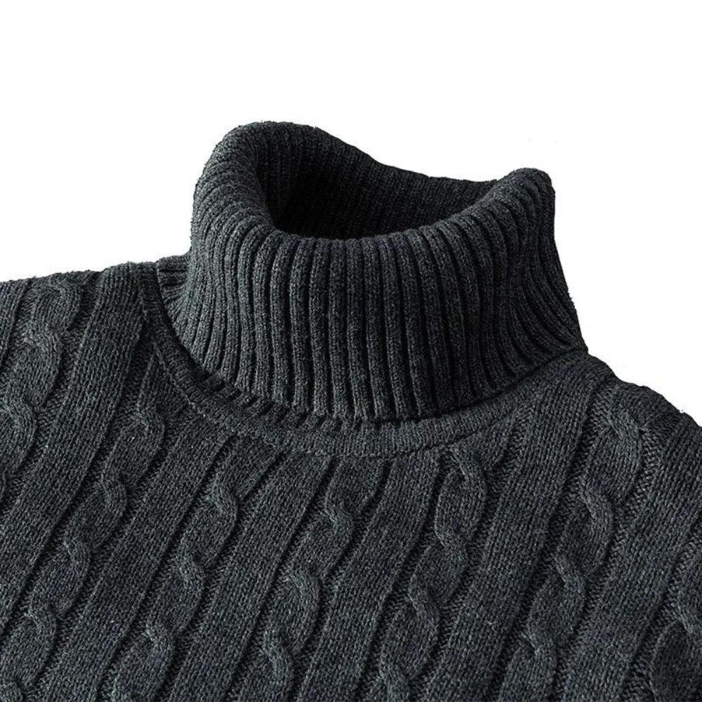 Warmer Rollkragenpullover mit Zopfmuster