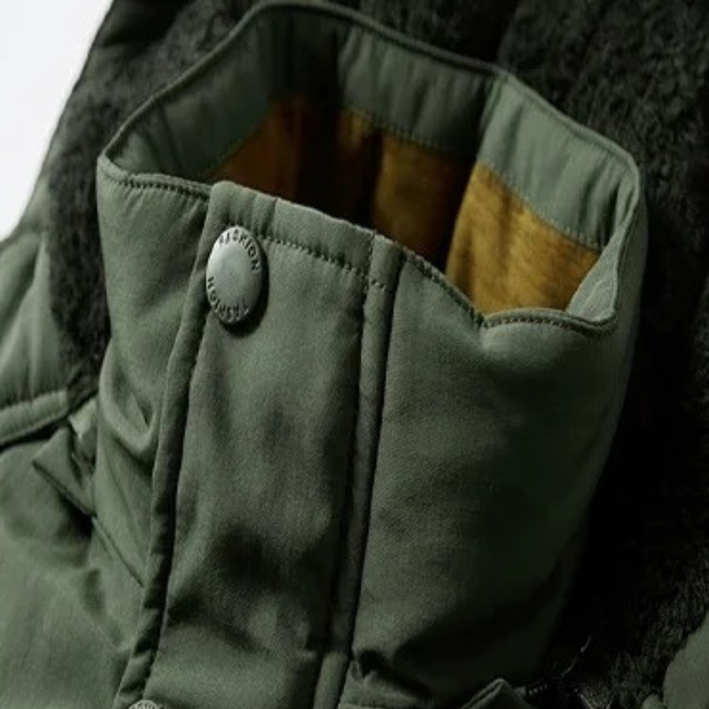 Isolierte Parka Jacke Herren mit Mehreren Taschen und Kapuze