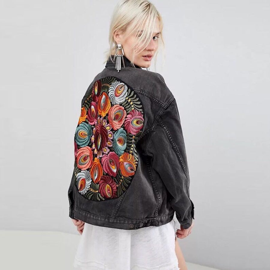 Graue Boho-Jeansjacke