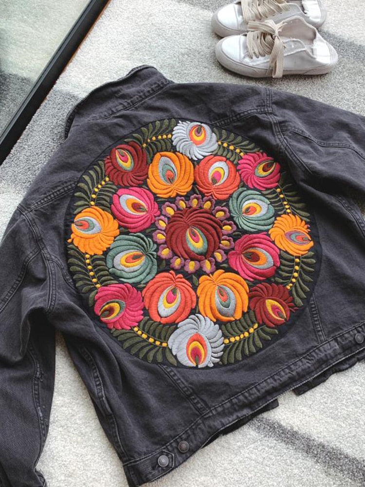 Graue Boho-Jeansjacke