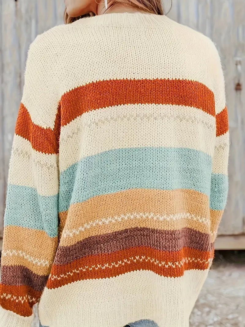 Gestreifte gestrickte Pullover mit Rundhalsausschnitt