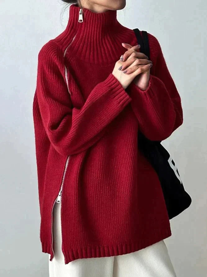 Roter einfarbiger Pullover mit hohem Halsausschnitt